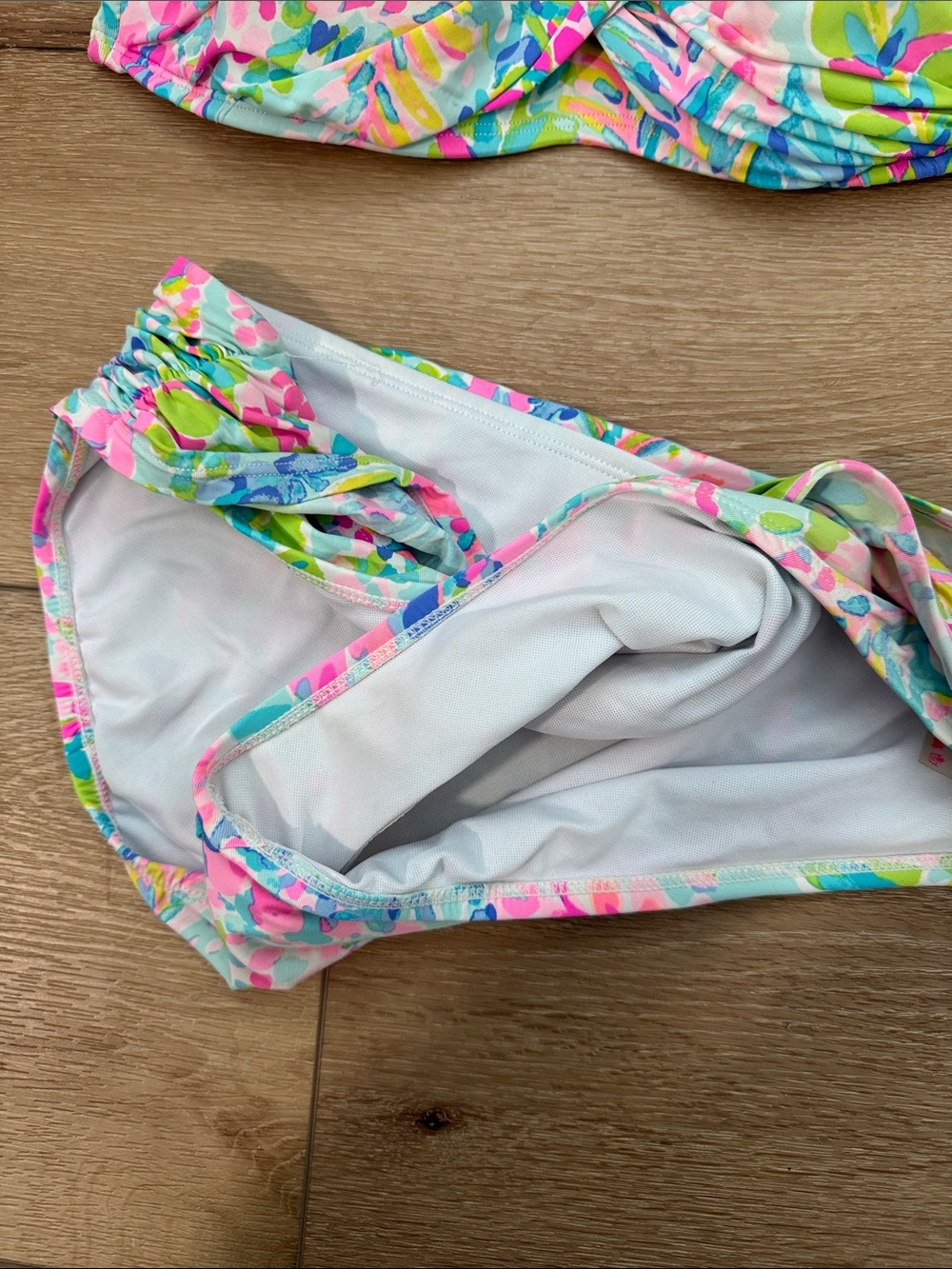 Lilly Pulitzer Catch the Wave Swimsuit *Multi Lilly Garden Size 8 - Picture 2 of 4